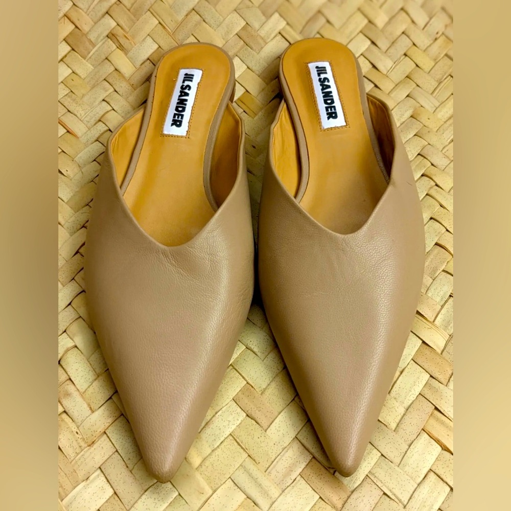 ISO Jil Sander flat mules size 37 or 38
